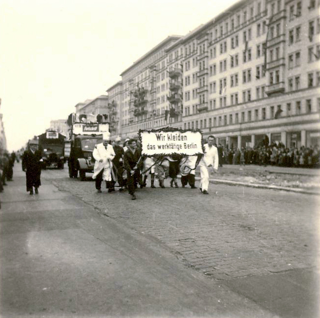 Demonstratie van de communistische partij in Oost-Berlijn in 1953