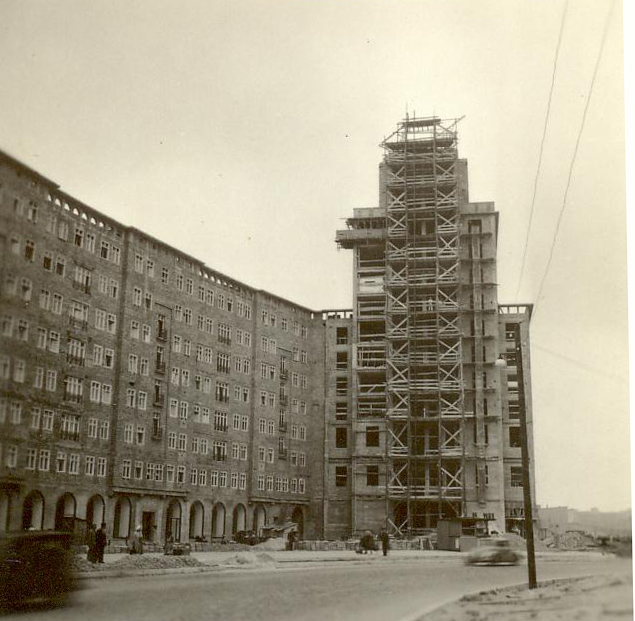 Bouw van de Stalinallee in Oost-Berlijn in 1953